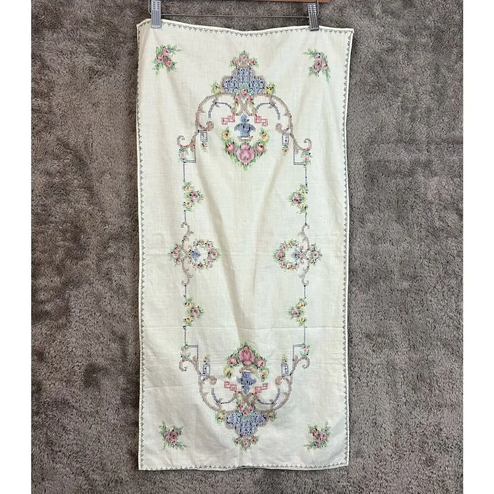 Vintage Cross Stitch Rectangle Table Runner Cover White Blue PInk Floral